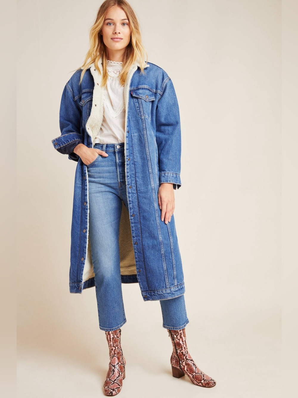 LEVI'S Extra Long Sherpa Trucker Jacket